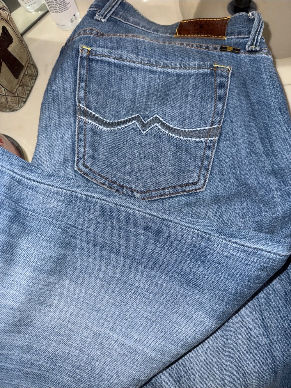 Lucky Brand Straight Leg Jeans in Light Blue Denim